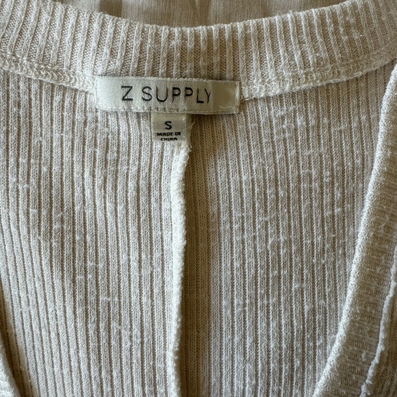 Two Z Supply tanks pink & ivory - Picture 9 of 10